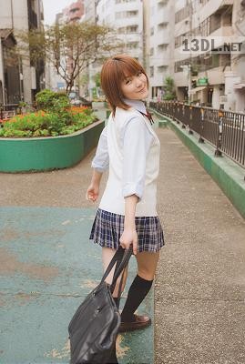 2011.01.26 光井愛佳 1stソロ写真集 愛佳 (Photobook+DVD付き)
