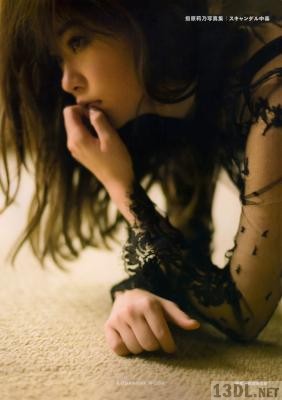 指原莉乃写真集 スキャンダル中毒